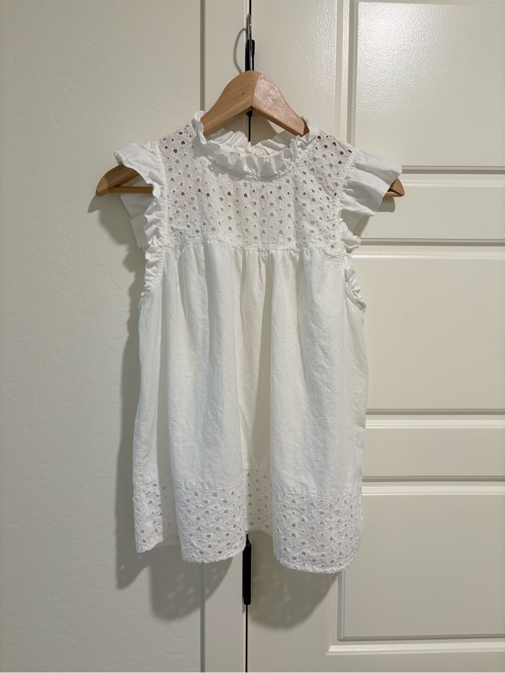 Vineyard Vines White Eyelet Flutter Sleeve Top Sz S